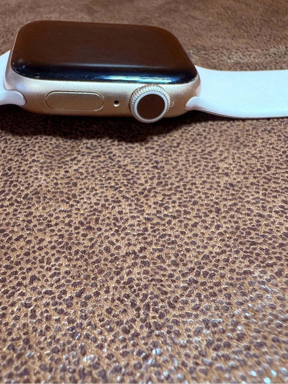 Apple Watch Series 5 GPS, 40mm Gold Aluminum Case with Pink Sand Sport Band